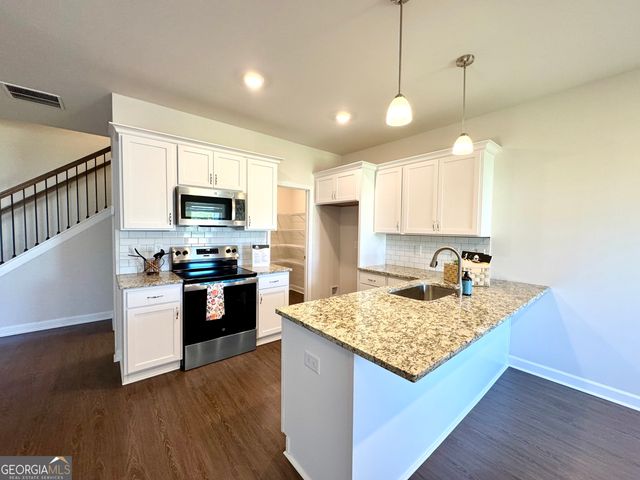 6346 Pine Ridge Point, Lula, GA 30554