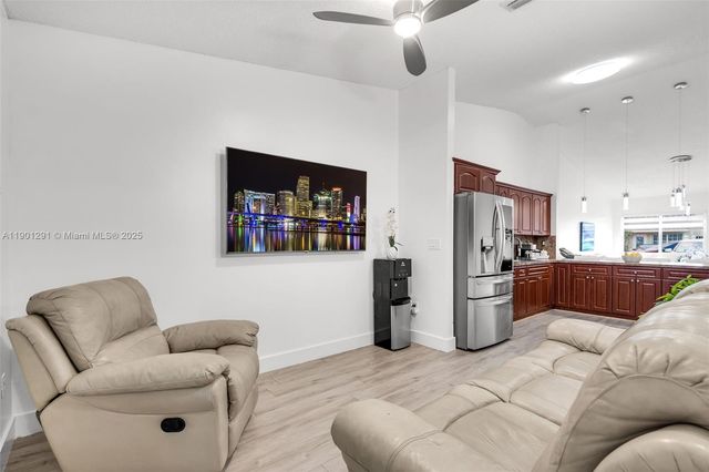 7531 W 29th Way, Hialeah, FL 33018
