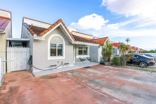 7531 W 29th Way, Hialeah, FL 33018