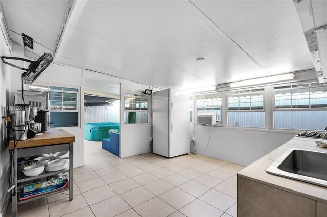 7531 W 29th Way, Hialeah, FL 33018