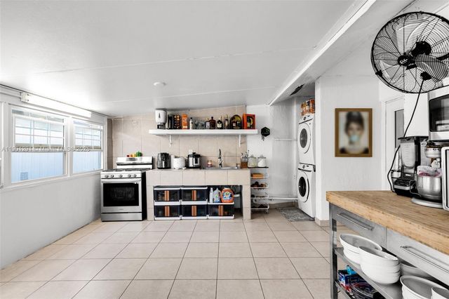 7531 W 29th Way, Hialeah, FL 33018