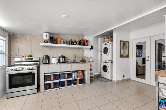 7531 W 29th Way, Hialeah, FL 33018