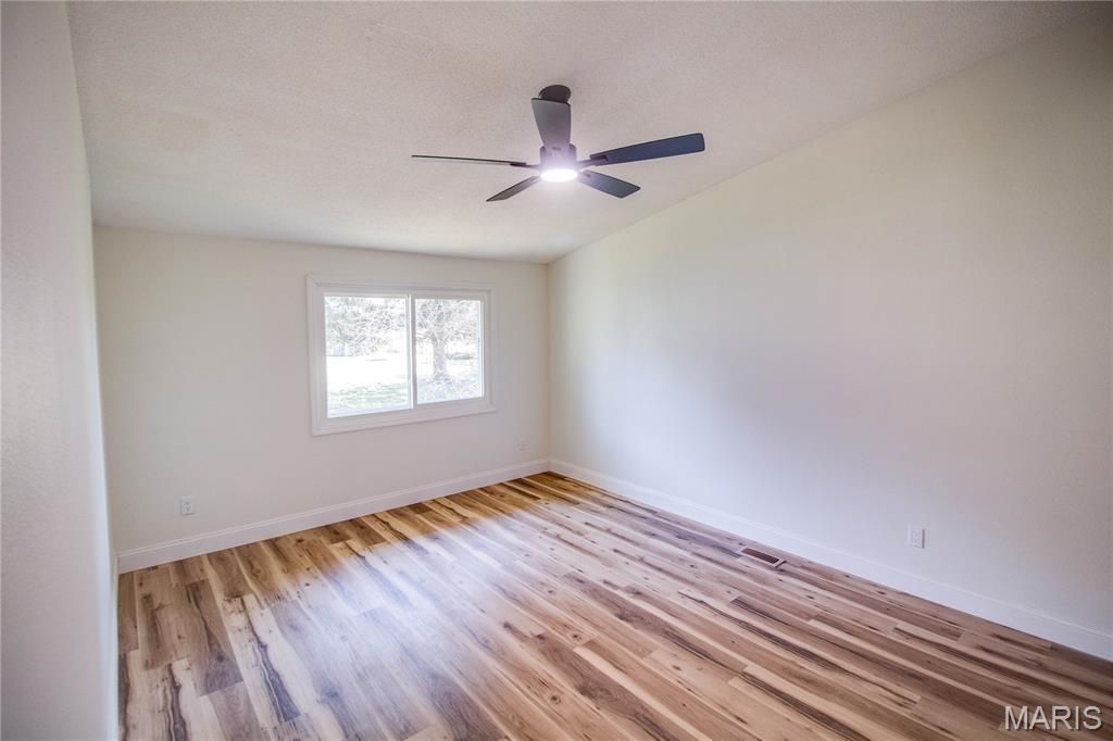 Image 20 of property listing at 24535 Us Highway 67, Jerseyville, IL 62052