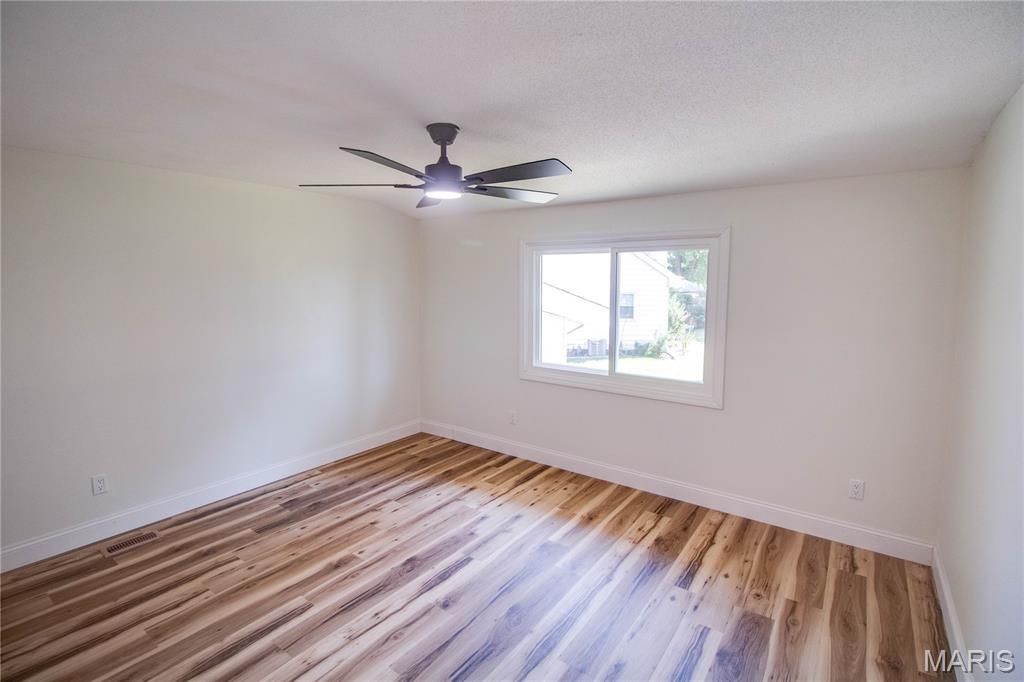 Image 27 of property listing at 24535 Us Highway 67, Jerseyville, IL 62052