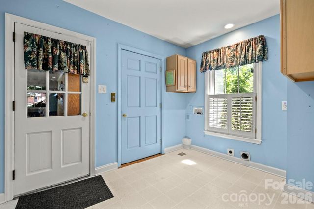 5335 Lansing Drive, Charlotte, NC 28270