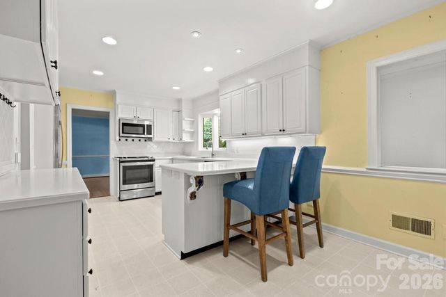5335 Lansing Drive, Charlotte, NC 28270