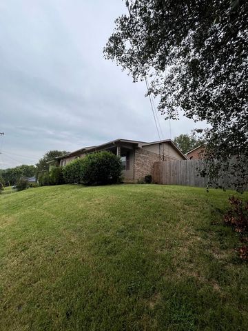 680 Mercer Dr, Hermitage, TN 37076