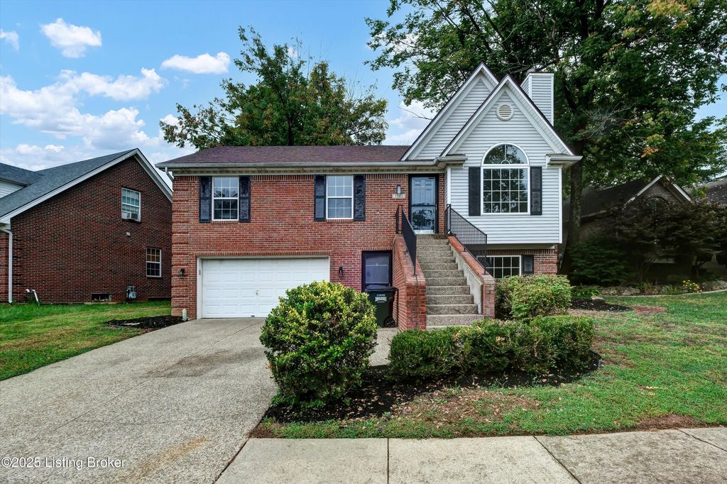 7505 Astrid Way, Louisville, KY 40228