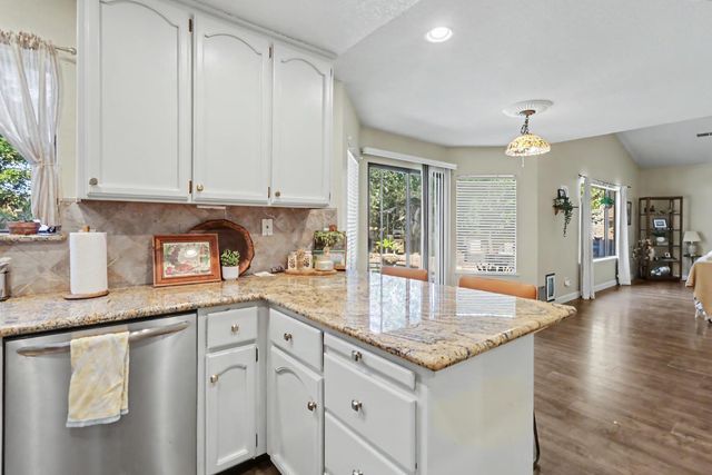 130 Willow Creek Dr, Folsom, CA 95630