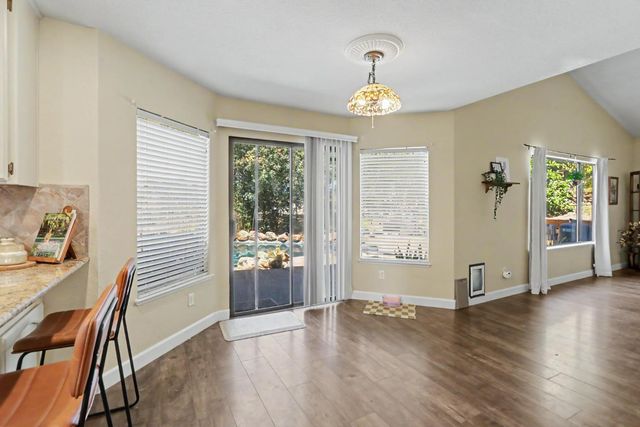 130 Willow Creek Dr, Folsom, CA 95630