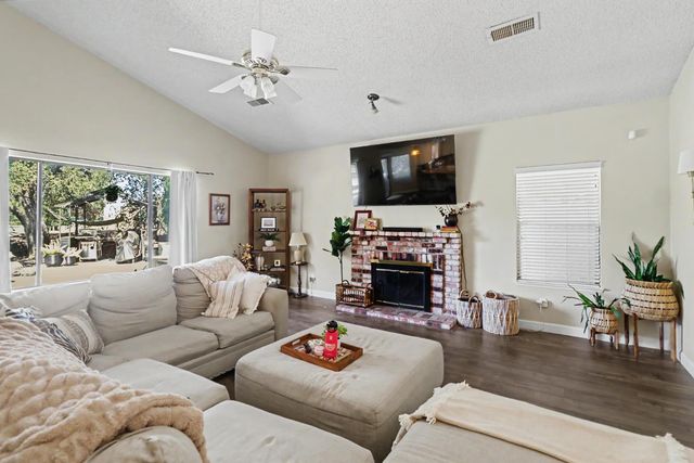 130 Willow Creek Dr, Folsom, CA 95630