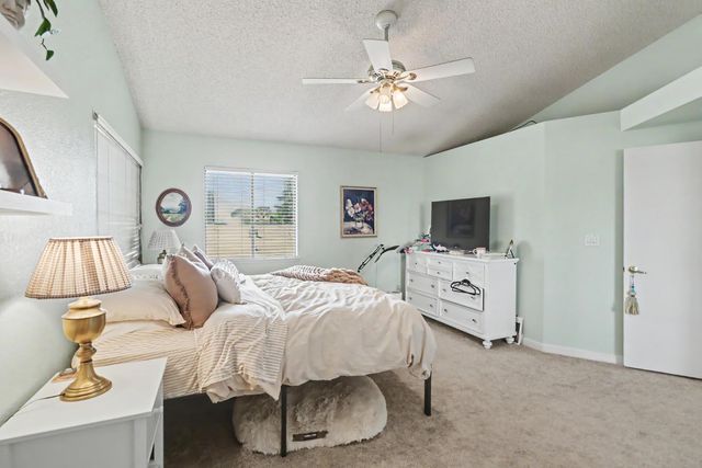 130 Willow Creek Dr, Folsom, CA 95630