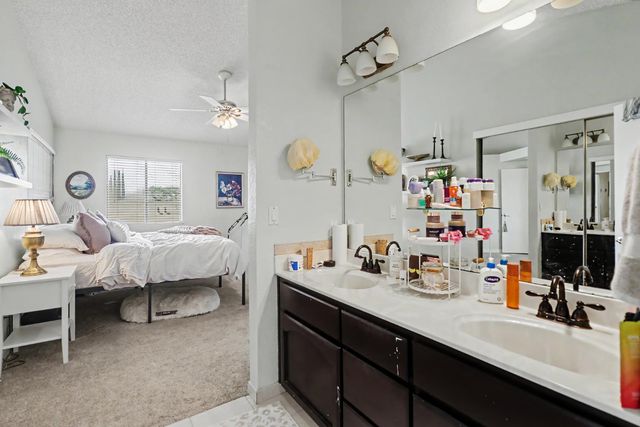 130 Willow Creek Dr, Folsom, CA 95630