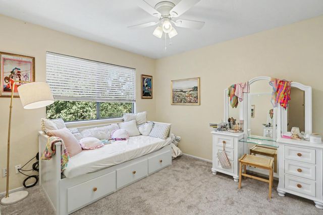 130 Willow Creek Dr, Folsom, CA 95630