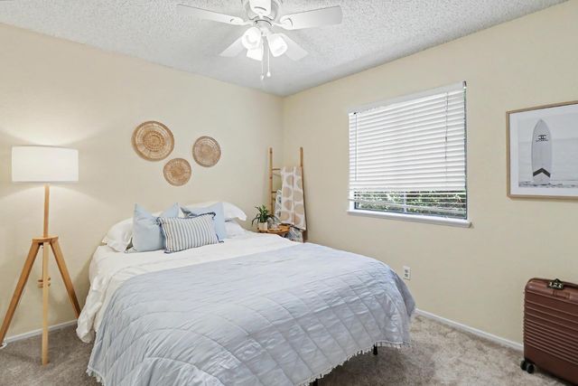 130 Willow Creek Dr, Folsom, CA 95630