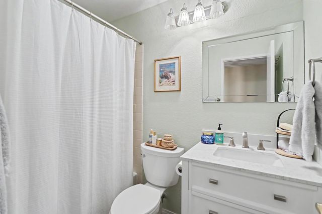 130 Willow Creek Dr, Folsom, CA 95630