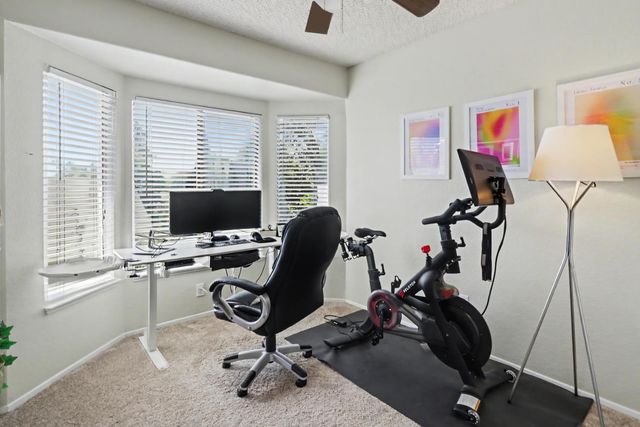 130 Willow Creek Dr, Folsom, CA 95630