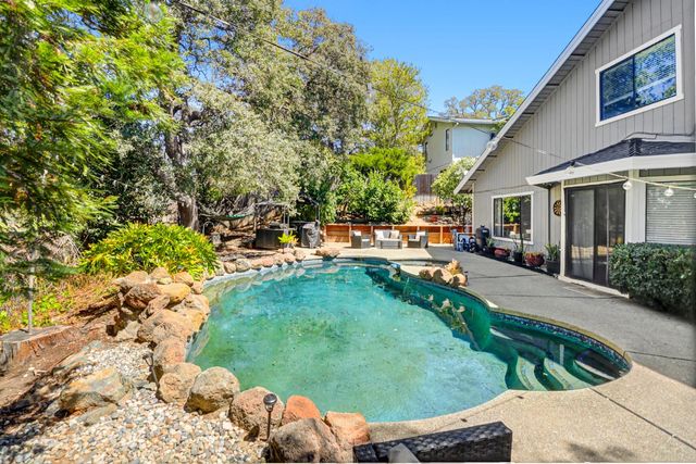 130 Willow Creek Dr, Folsom, CA 95630
