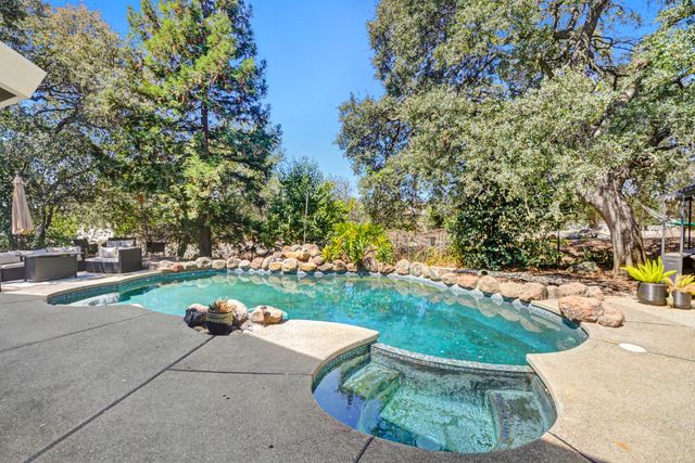 130 Willow Creek Dr, Folsom, CA 95630