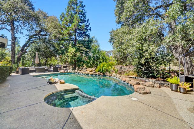 130 Willow Creek Dr, Folsom, CA 95630