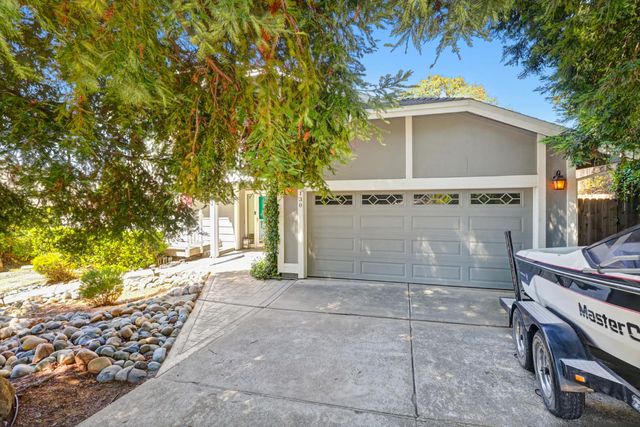 130 Willow Creek Dr, Folsom, CA 95630