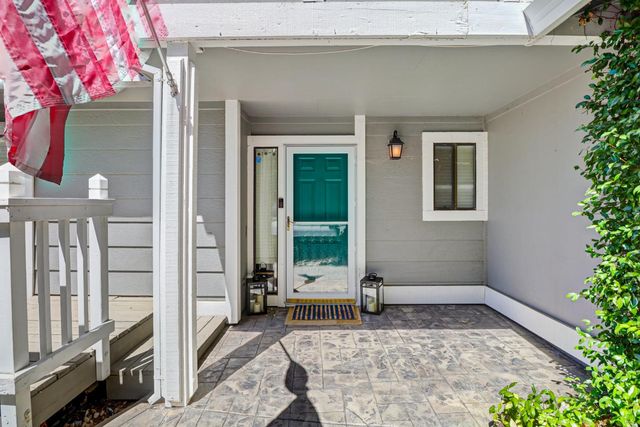 130 Willow Creek Dr, Folsom, CA 95630