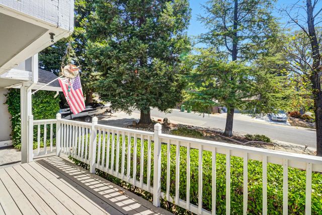 130 Willow Creek Dr, Folsom, CA 95630