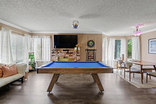 130 Willow Creek Dr, Folsom, CA 95630
