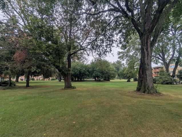 736 W Dempster Street AG7, Mount Prospect, IL 60056