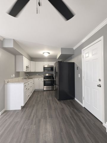 736 W Dempster Street AG7, Mount Prospect, IL 60056