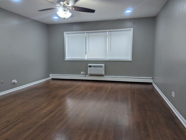736 W Dempster Street AG7, Mount Prospect, IL 60056