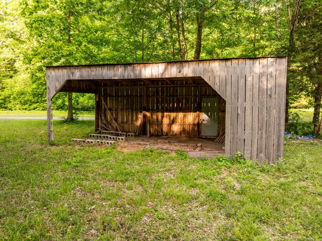 815 Jr Phipps Road, Monticello, KY 42633