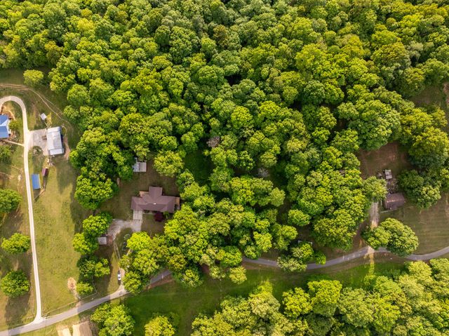 815 Jr Phipps Road, Monticello, KY 42633
