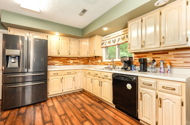 815 Jr Phipps Road, Monticello, KY 42633
