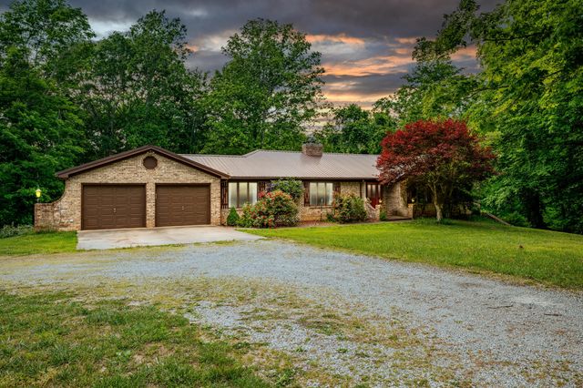 815 Jr Phipps Road, Monticello, KY 42633