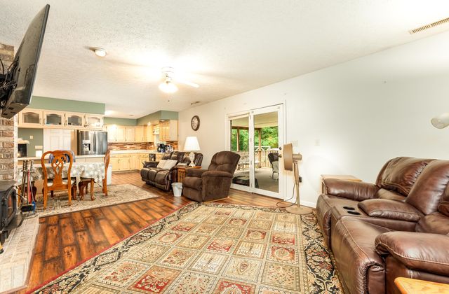 815 Jr Phipps Road, Monticello, KY 42633
