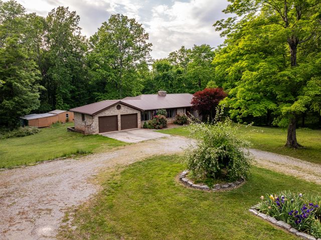 815 Jr Phipps Road, Monticello, KY 42633