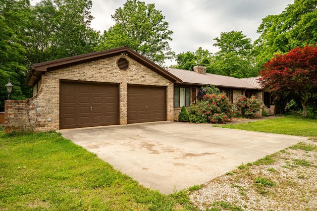 815 Jr Phipps Road, Monticello, KY 42633