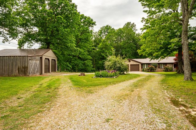 815 Jr Phipps Road, Monticello, KY 42633