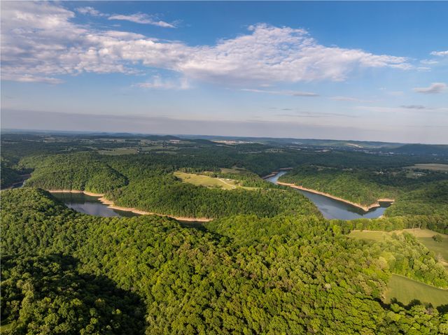 815 Jr Phipps Road, Monticello, KY 42633