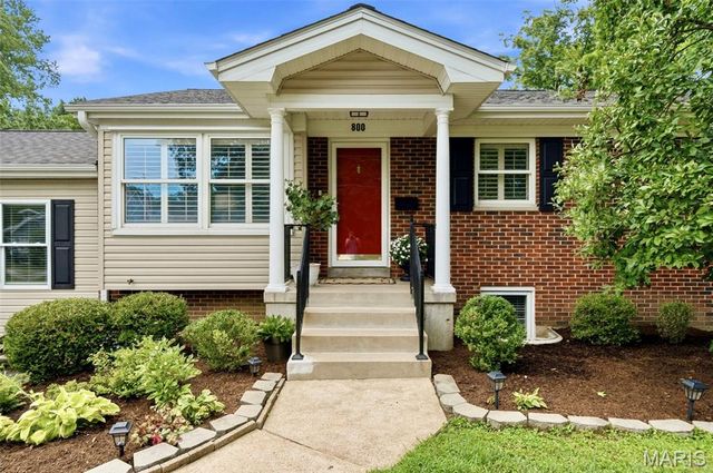 800 E Essex Avenue, Glendale, MO 63122