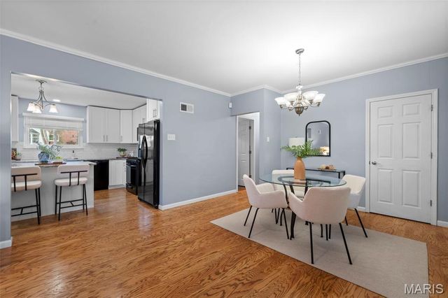 800 E Essex Avenue, Glendale, MO 63122
