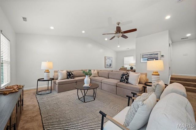 800 E Essex Avenue, Glendale, MO 63122