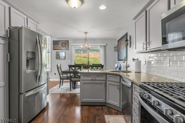 77 Meadow Pond Rd, Hardyston Twp., NJ 07419