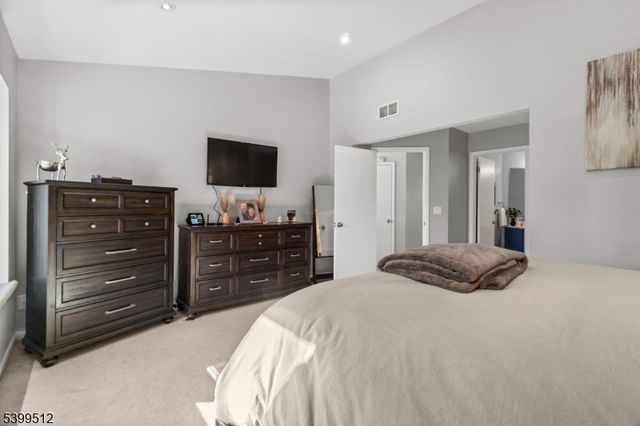 77 Meadow Pond Rd, Hardyston Twp., NJ 07419