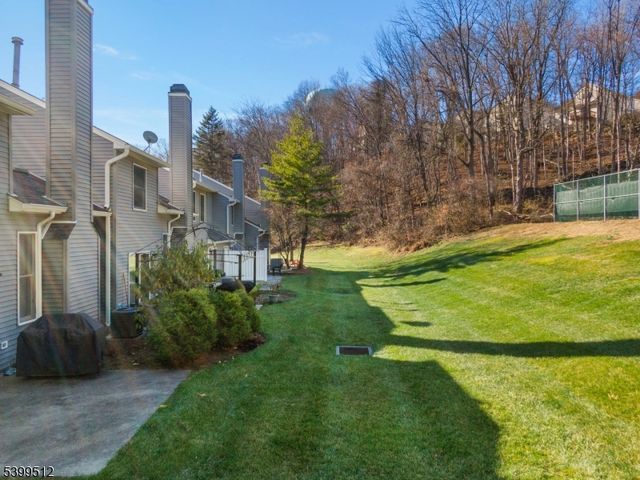 77 Meadow Pond Rd, Hardyston Twp., NJ 07419