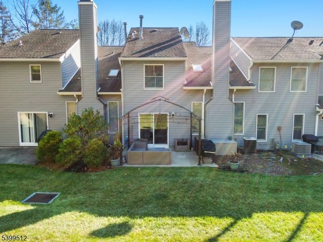 77 Meadow Pond Rd, Hardyston Twp., NJ 07419