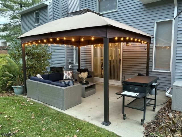 77 Meadow Pond Rd, Hardyston Twp., NJ 07419