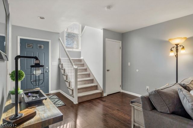 77 Meadow Pond Rd, Hardyston Twp., NJ 07419