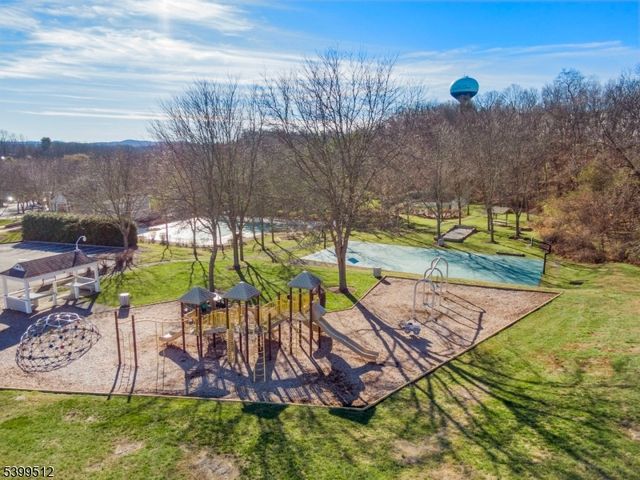 77 Meadow Pond Rd, Hardyston Twp., NJ 07419